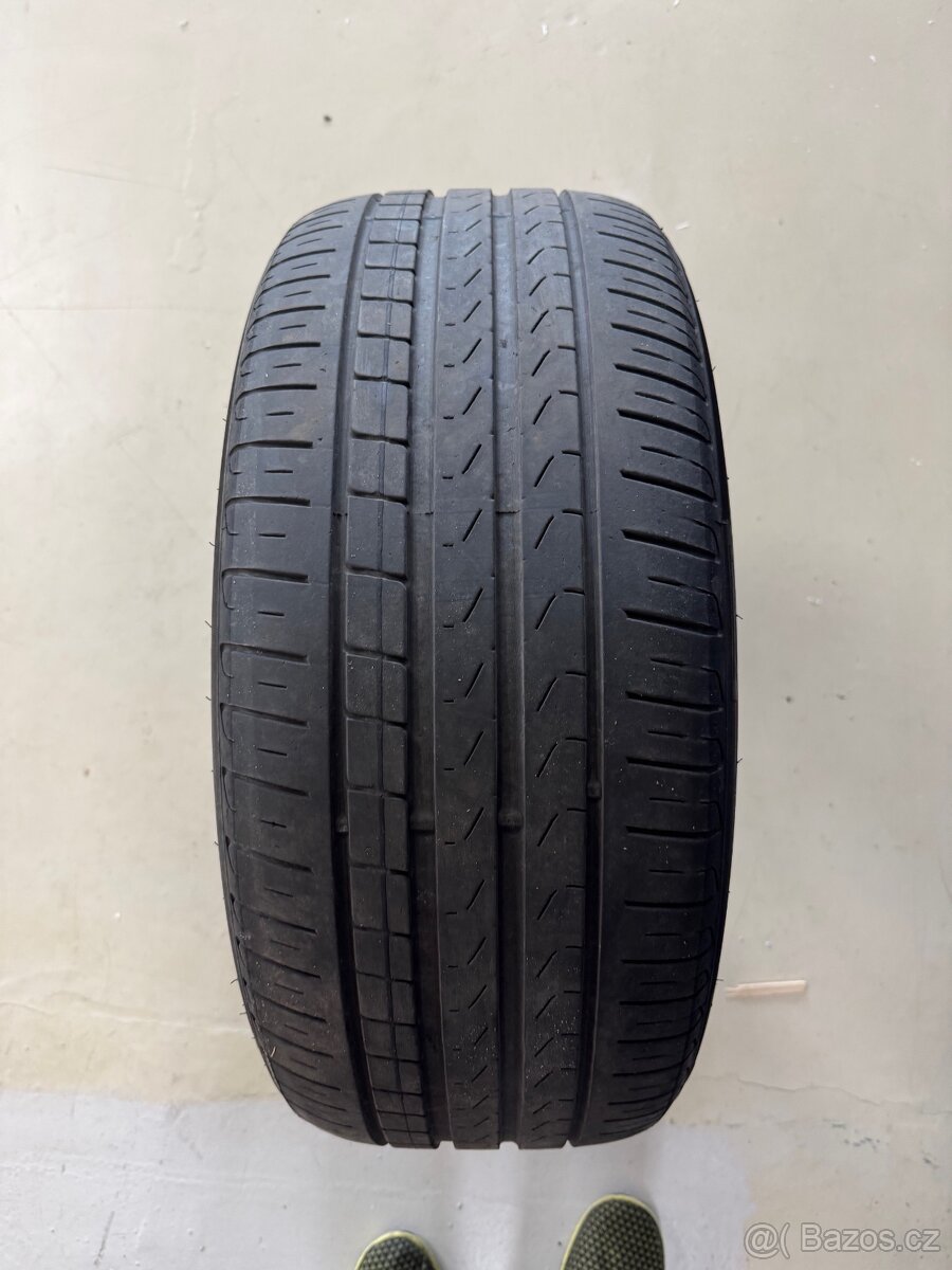 Pirelli Cinturato P7 - 235/40 R19 - 1ks