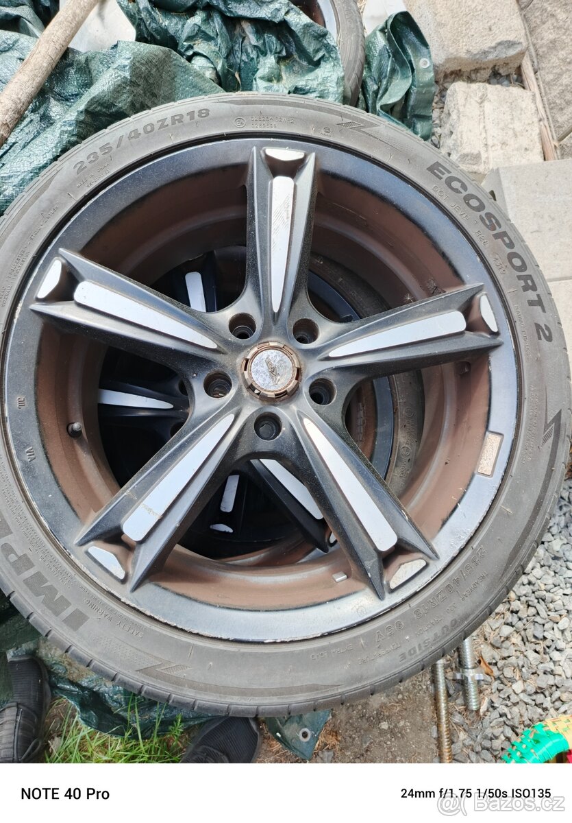 235/40/18