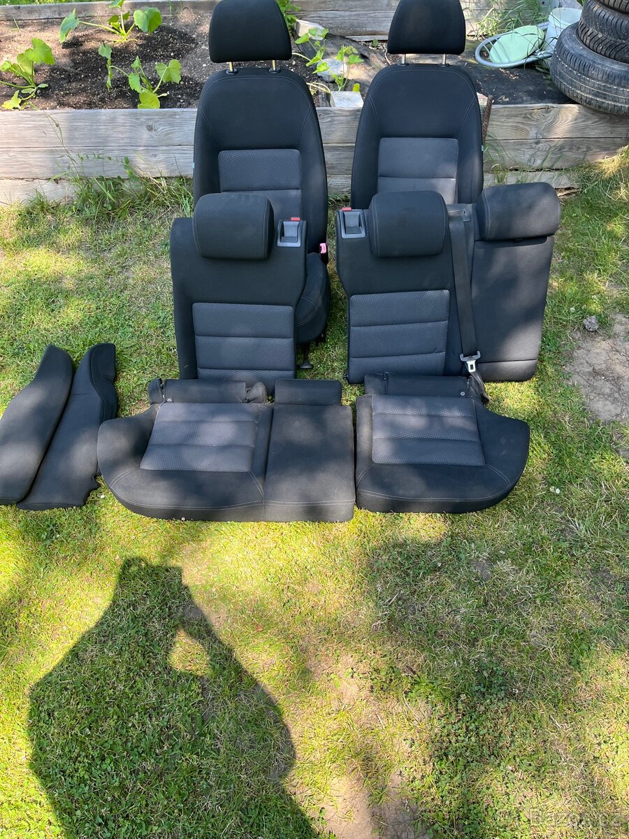 Sedačky tapce Octavia 2 před fl combi