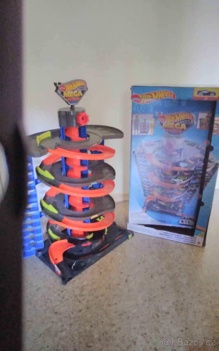 Hotwheels garáž maga