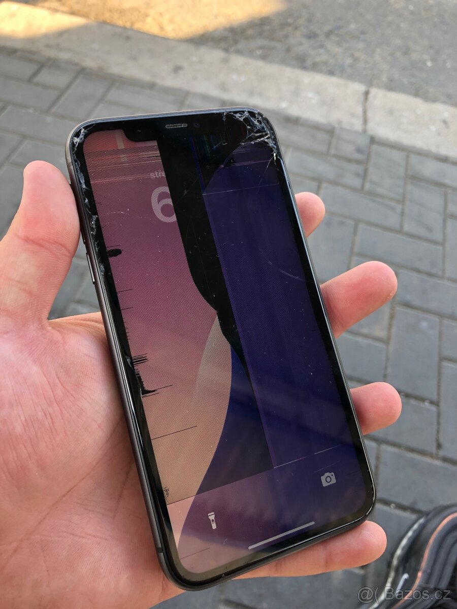 Na opravu iPhone 11 64GB