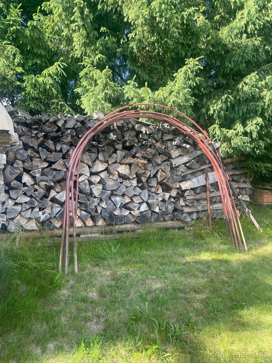 Oblouky, rám na přístřešek nebo fóliovník