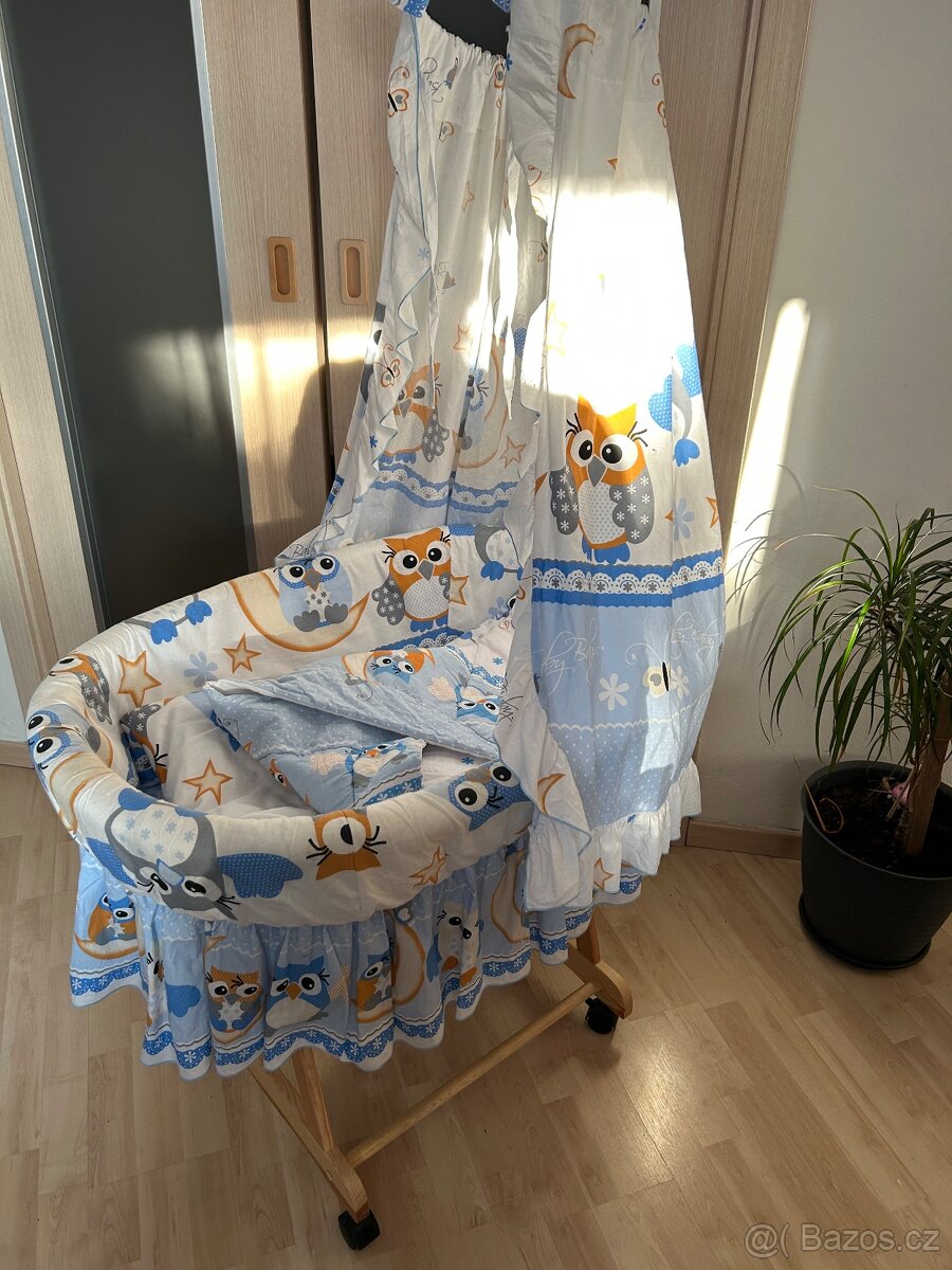 Proutěný Mojžíšův koš s nebesy
