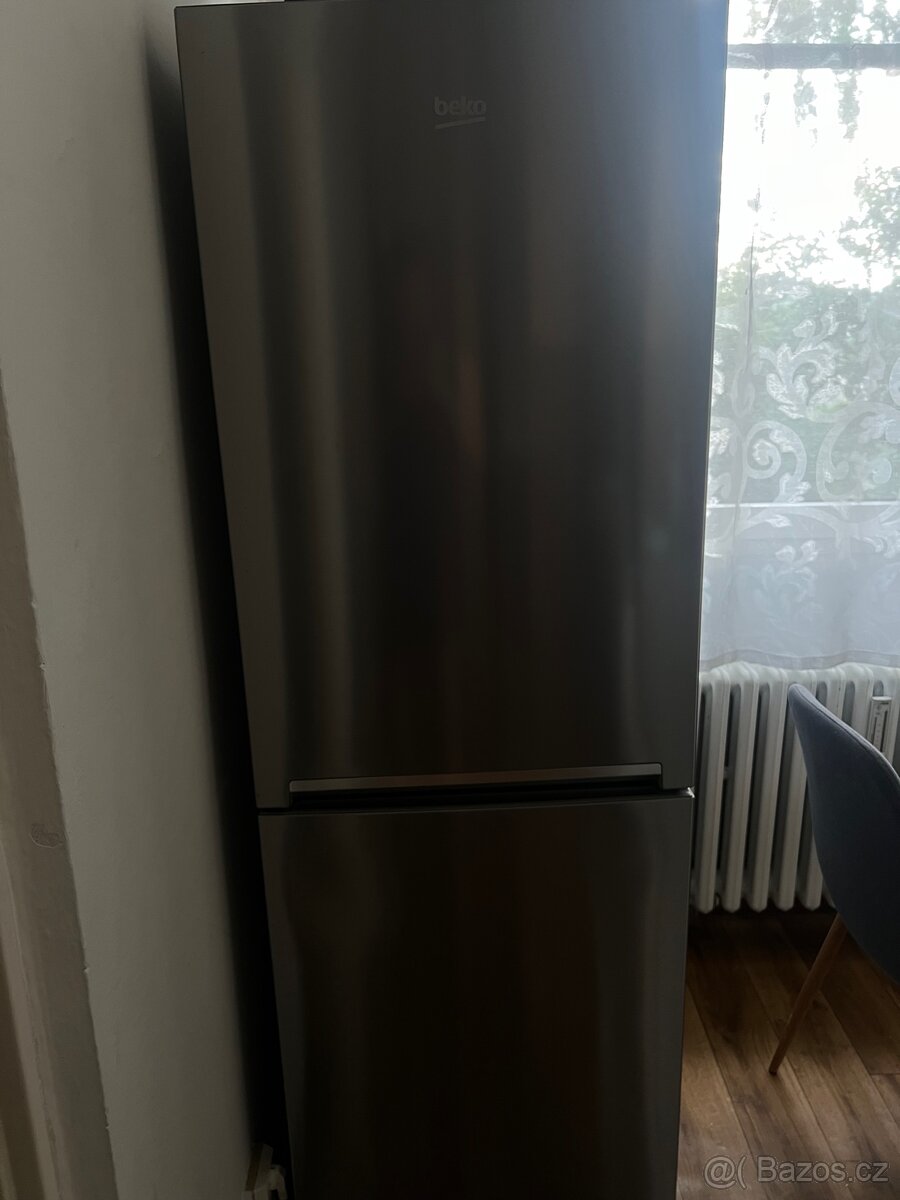 Lednice Beko s mrazákem