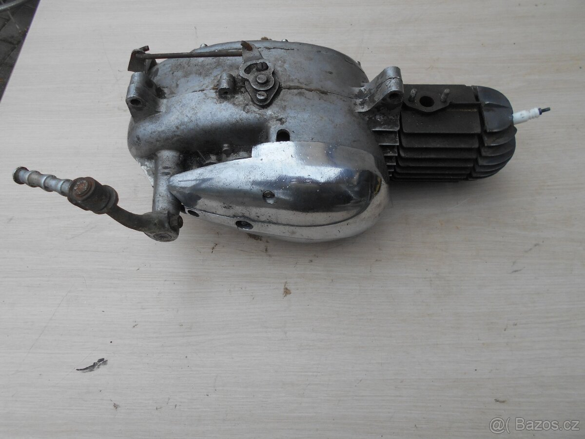 Jawa 550 pařez motor