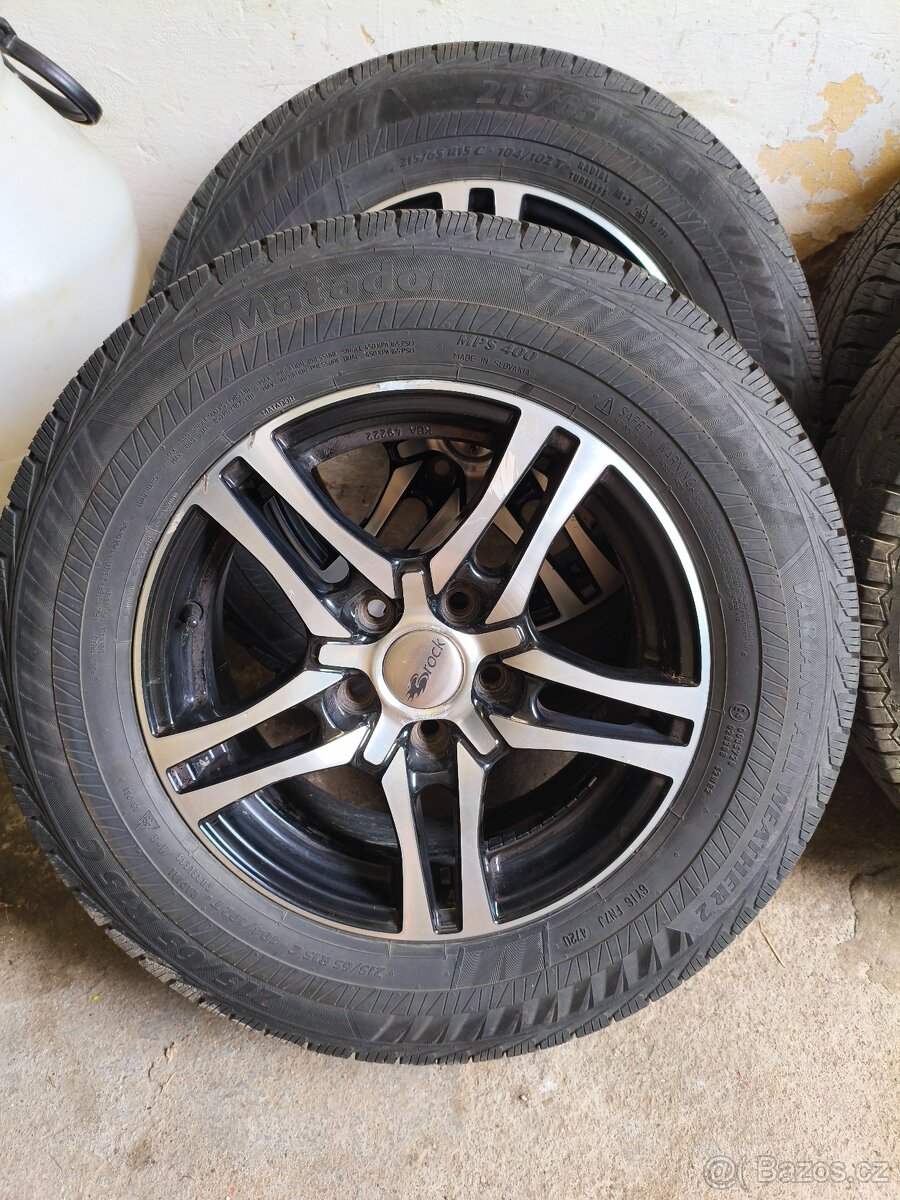Zimní pneu 215/65 C15