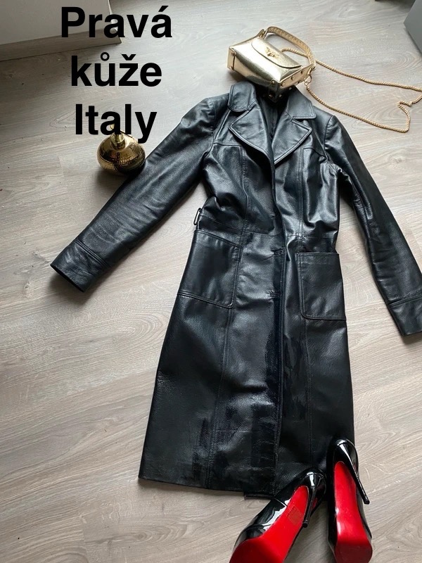 Italy kozene cerny kabat dlouhy trenckot 38