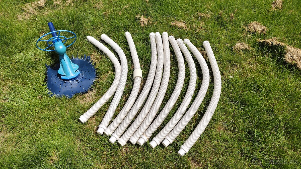 Prodám bazénový poloautomatický vysavač