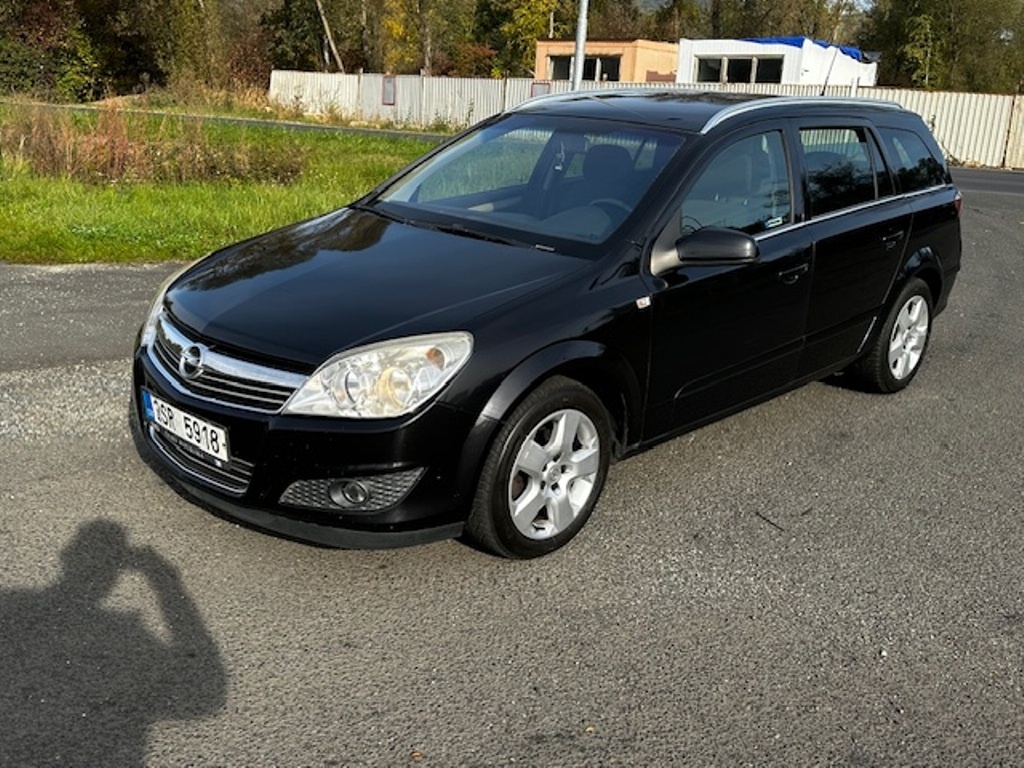 Opel Astra kombi 1.6i 16v 85kw, r.2009, rozvody, klima