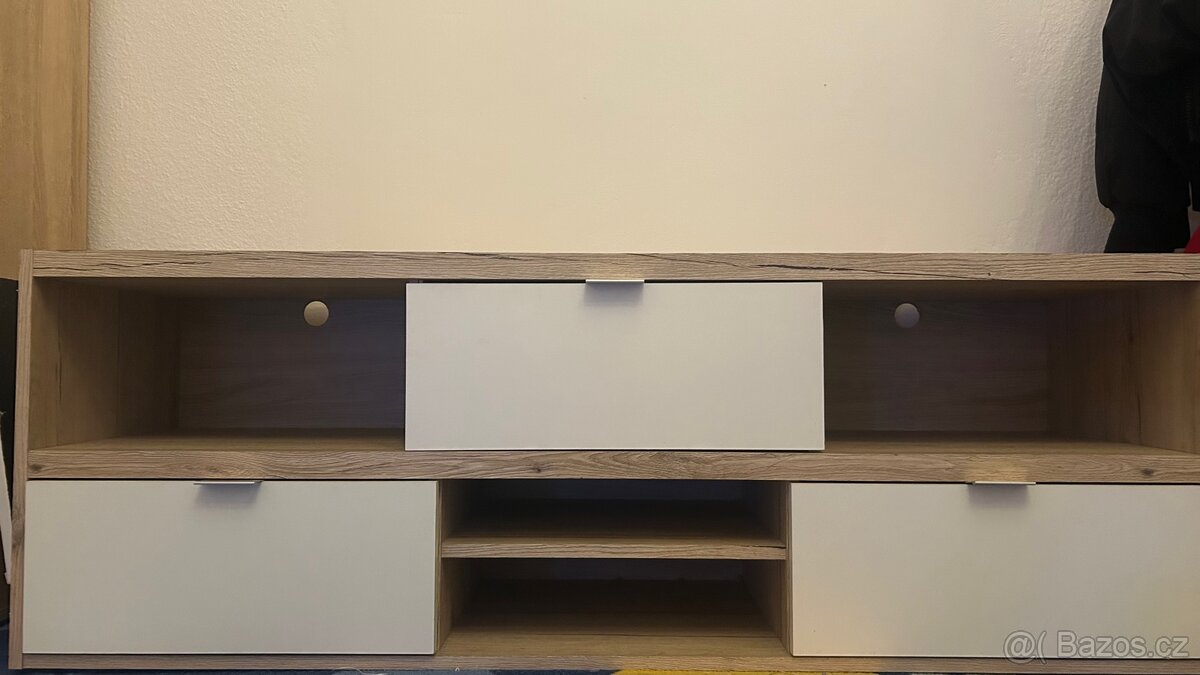 TV stolek - komoda