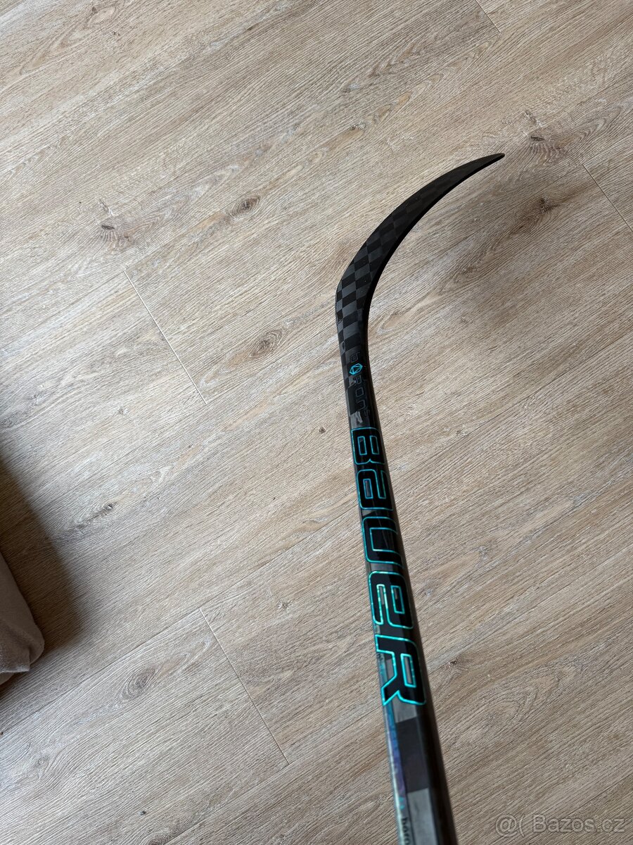 Hokejka Bauer TWITCH, levá, P92 i P28, flex 70, 77, 87 a 102