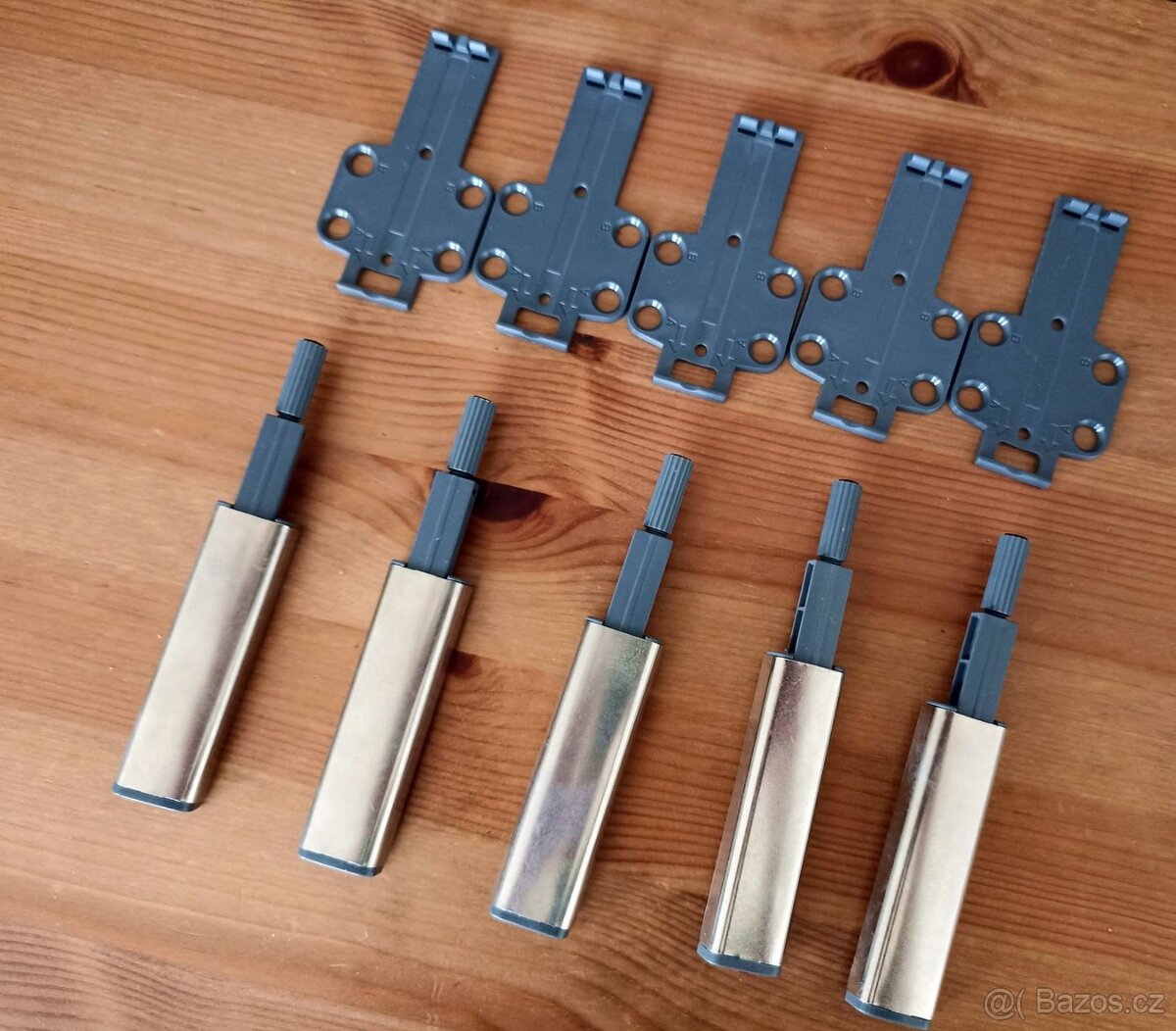 IKEA dorazový systém BESTA na dvířka 5 ks