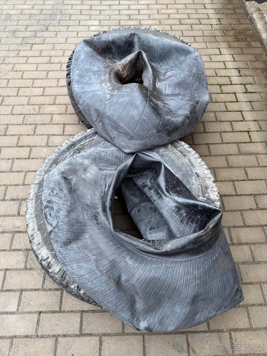 Vlek BSS 8t - pláště Barum