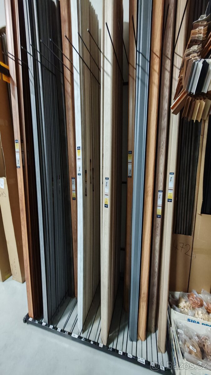 STOJAN NA SOKLOVÉ LIŠTY