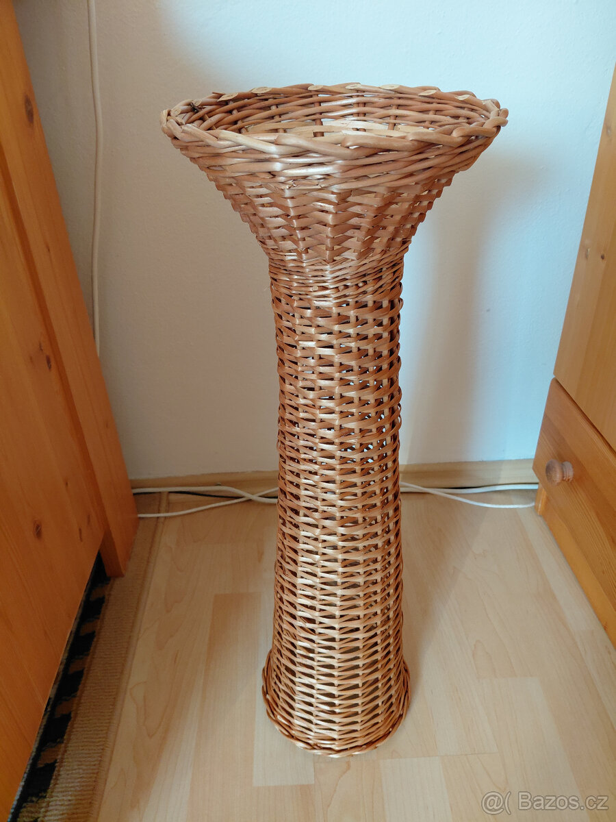 Retro proutěný stojan