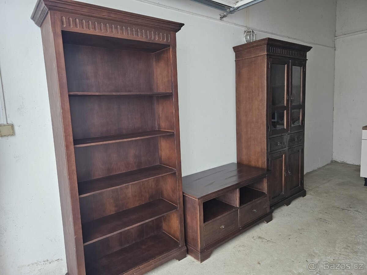 Masivní obývací stěna PFISTER