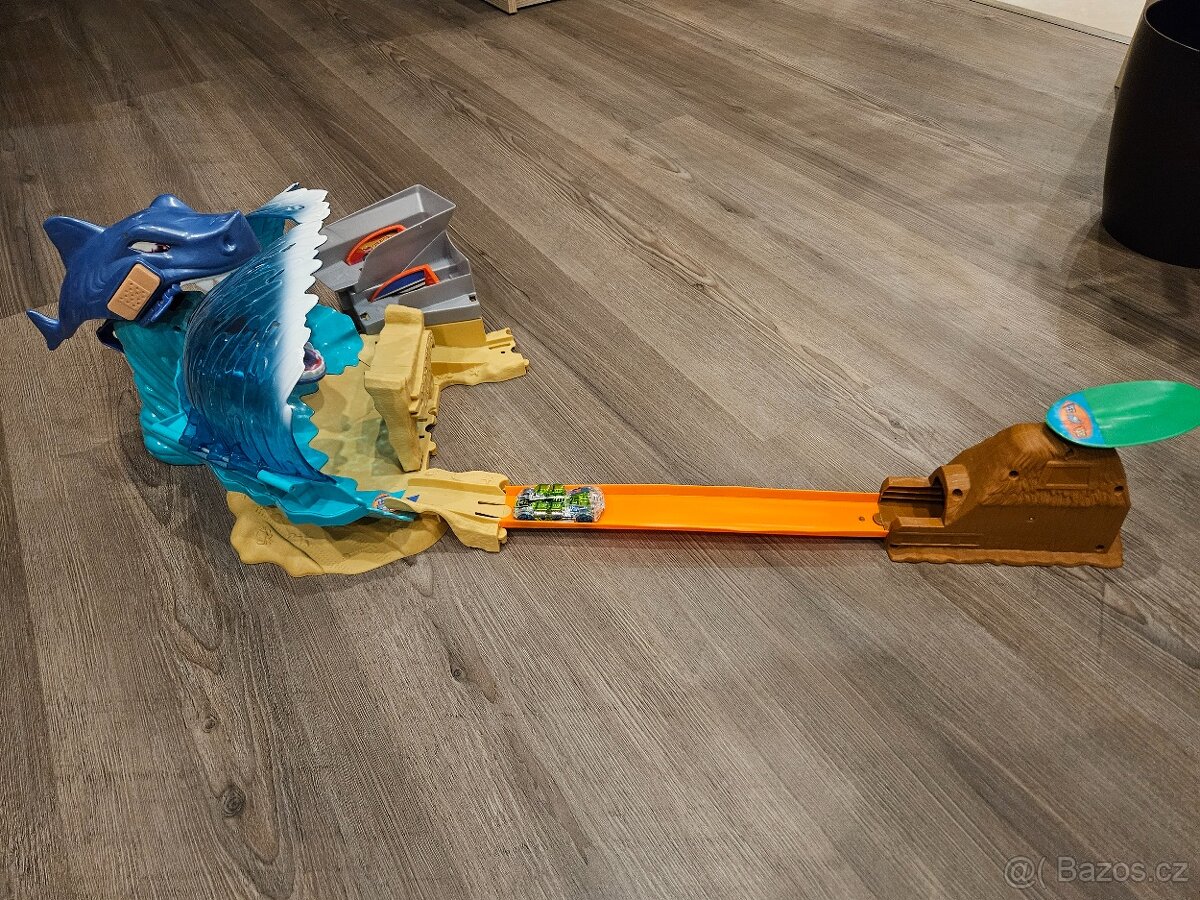 Hot Wheels dráha žralok