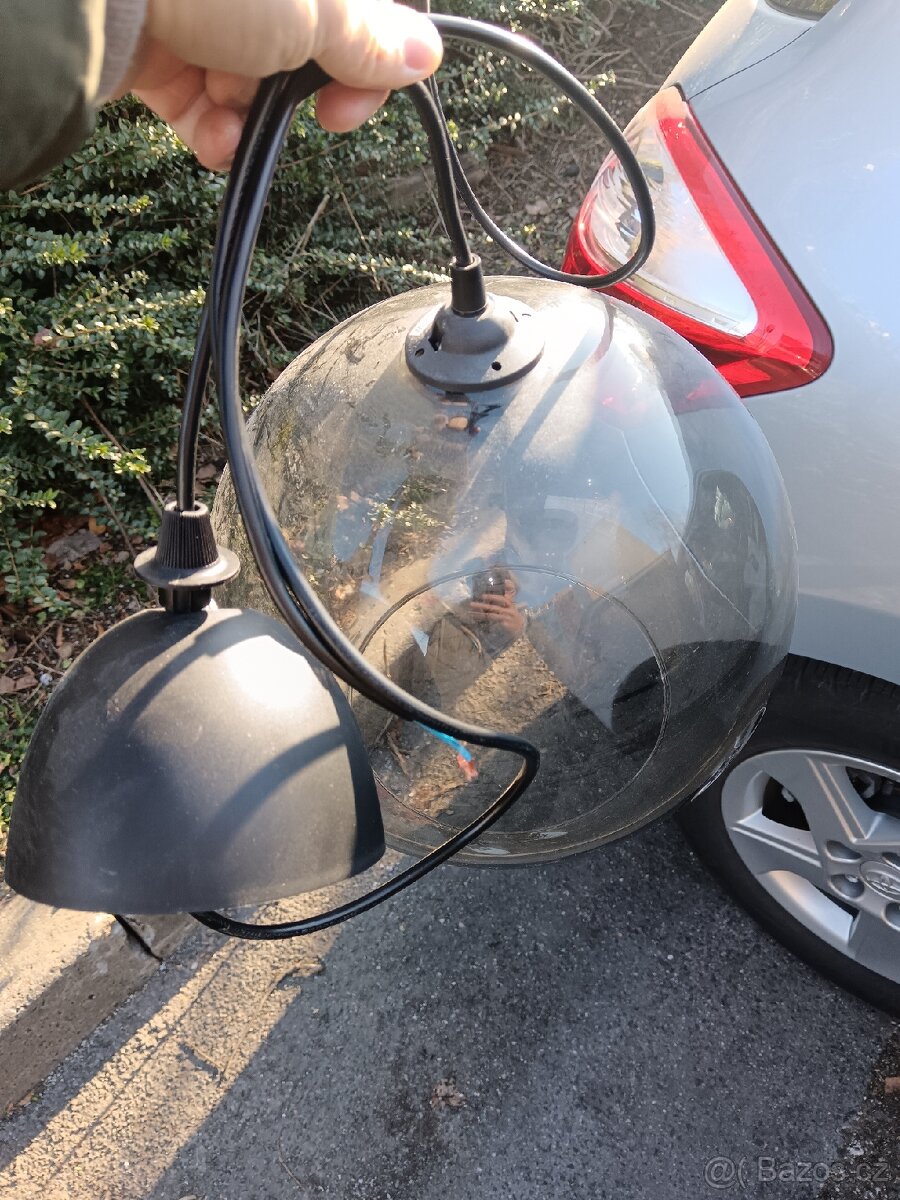 Skleněný kulatý lustr