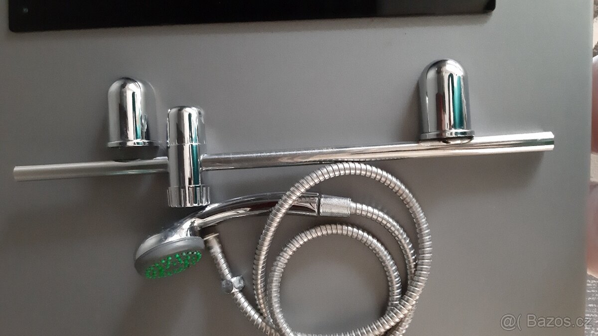 Prdám tyč se sprchou