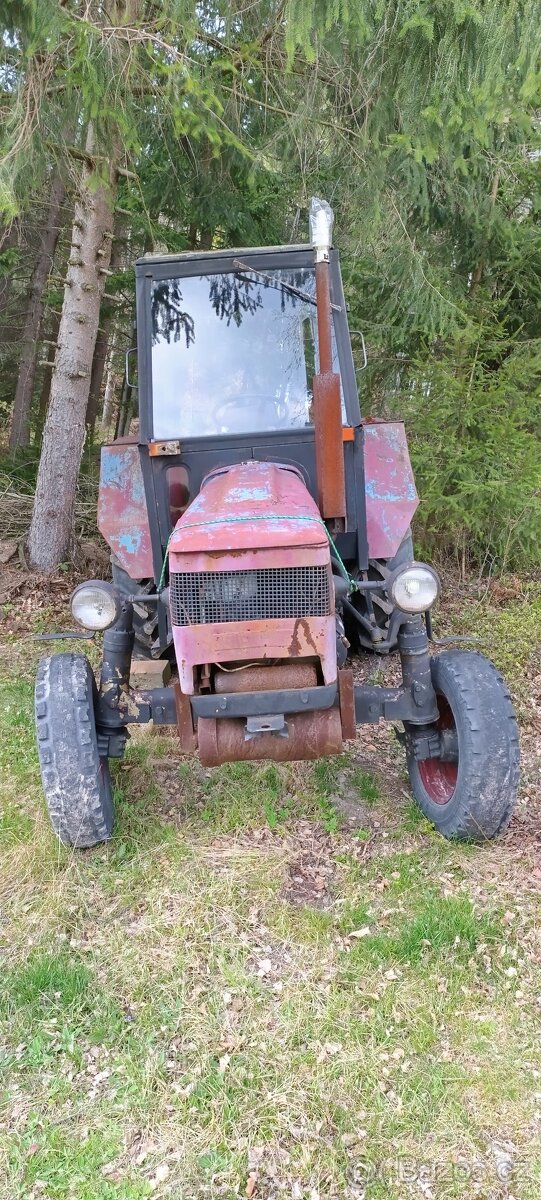 Traktor Zetor 6711