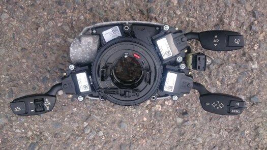 BMW E60-E66 spínací jednotka sloupku řízení