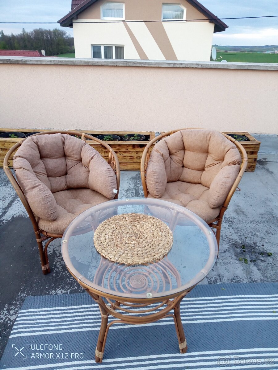 Ratanový nábytek