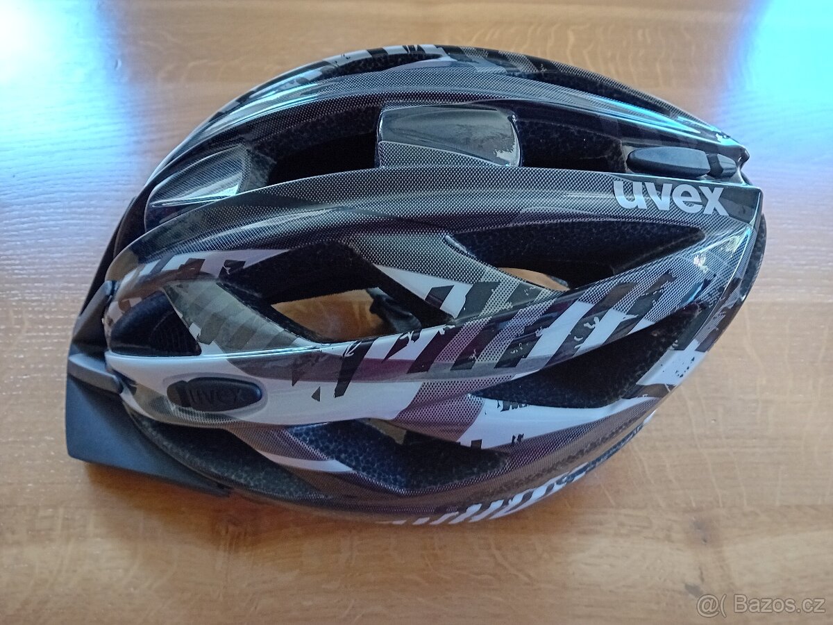 Chlapecká cyklistická helma UVEX