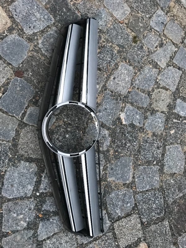 Mercedes - Benz přední mřížka