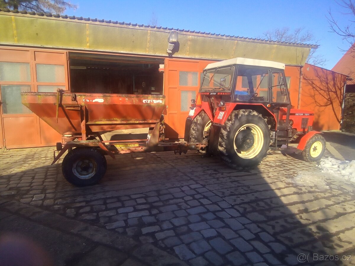 Rozmetadlo průmyslových hnojiv RM 1-072