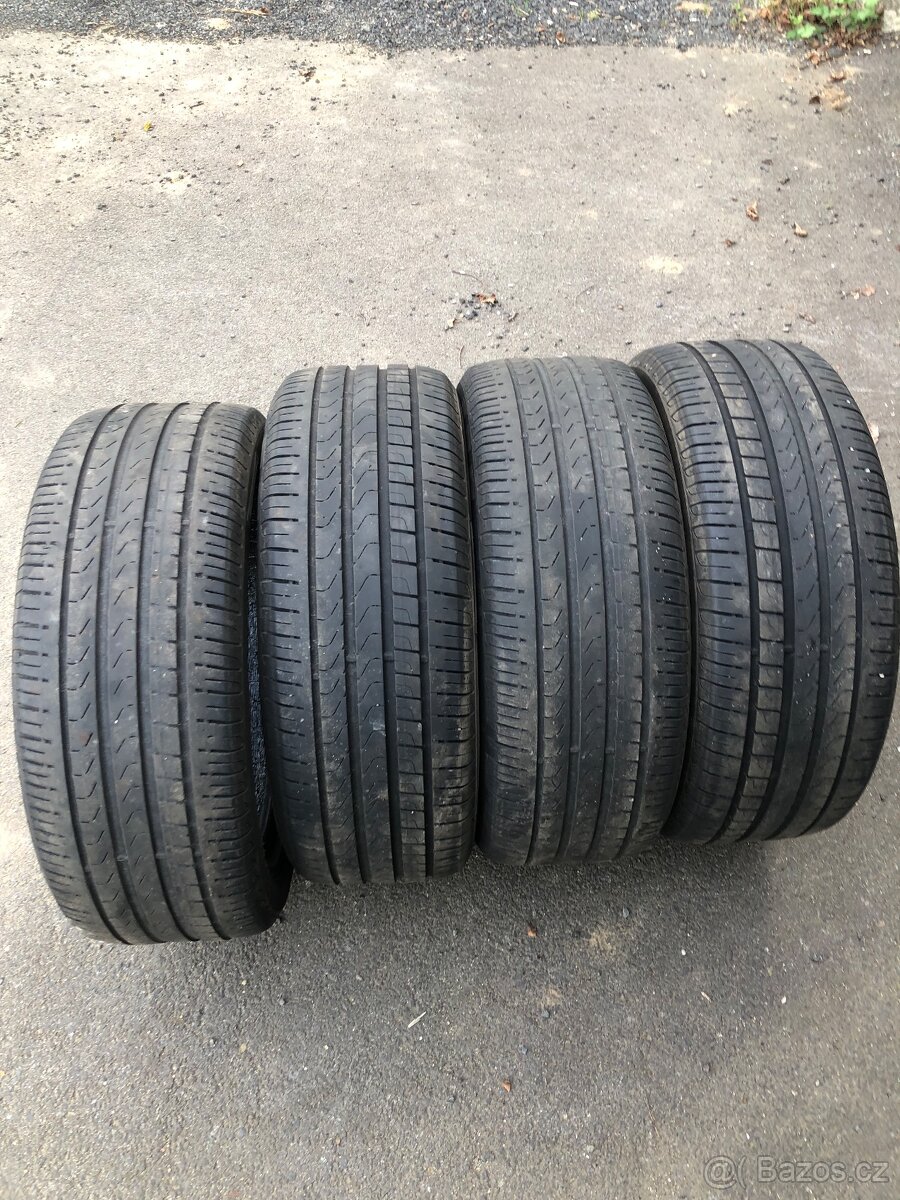 235/50/19 prodám sadu pneu