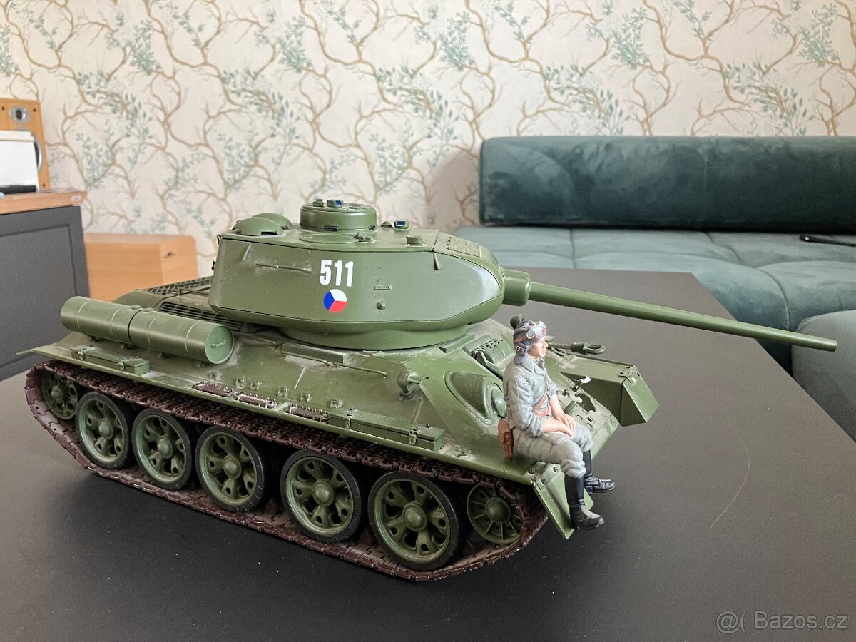 Kovový model tanku T-34