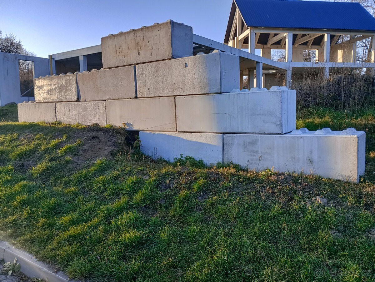 Betonový blok 1800x600x600 mm