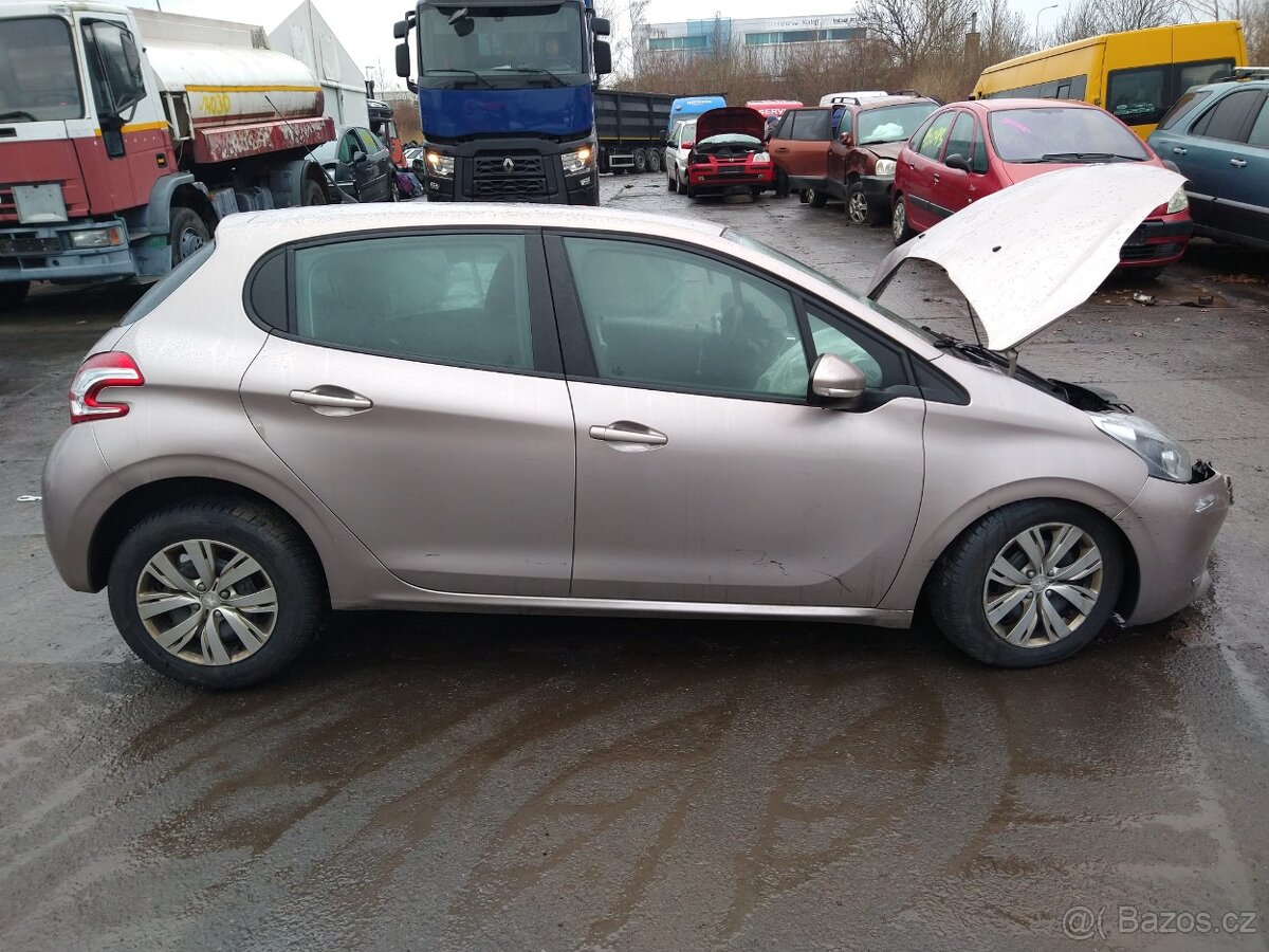 Peugeot 208 č. 14112