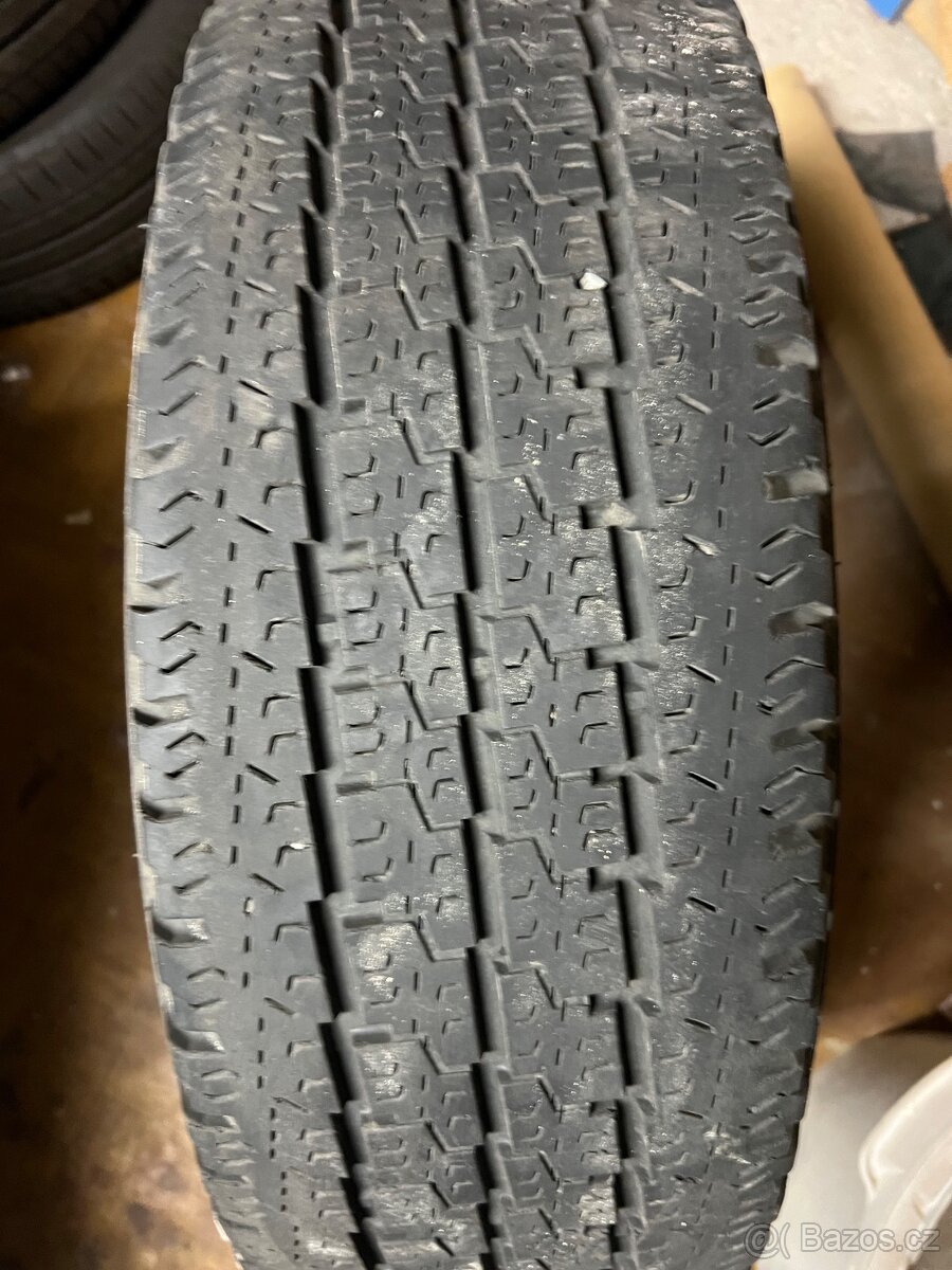 Michelin Aglis 81 235/65 R 16 C