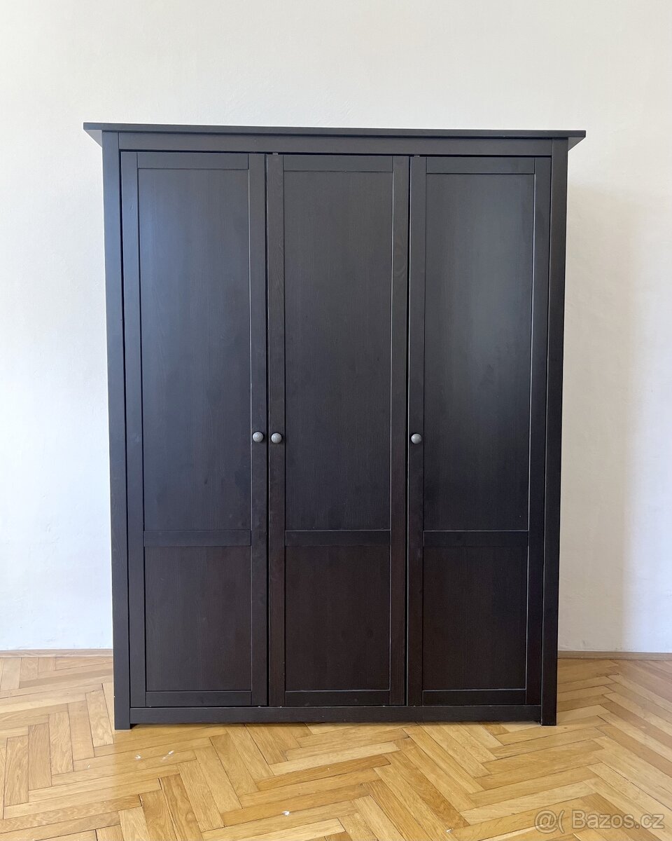 Hemnes satni skrin