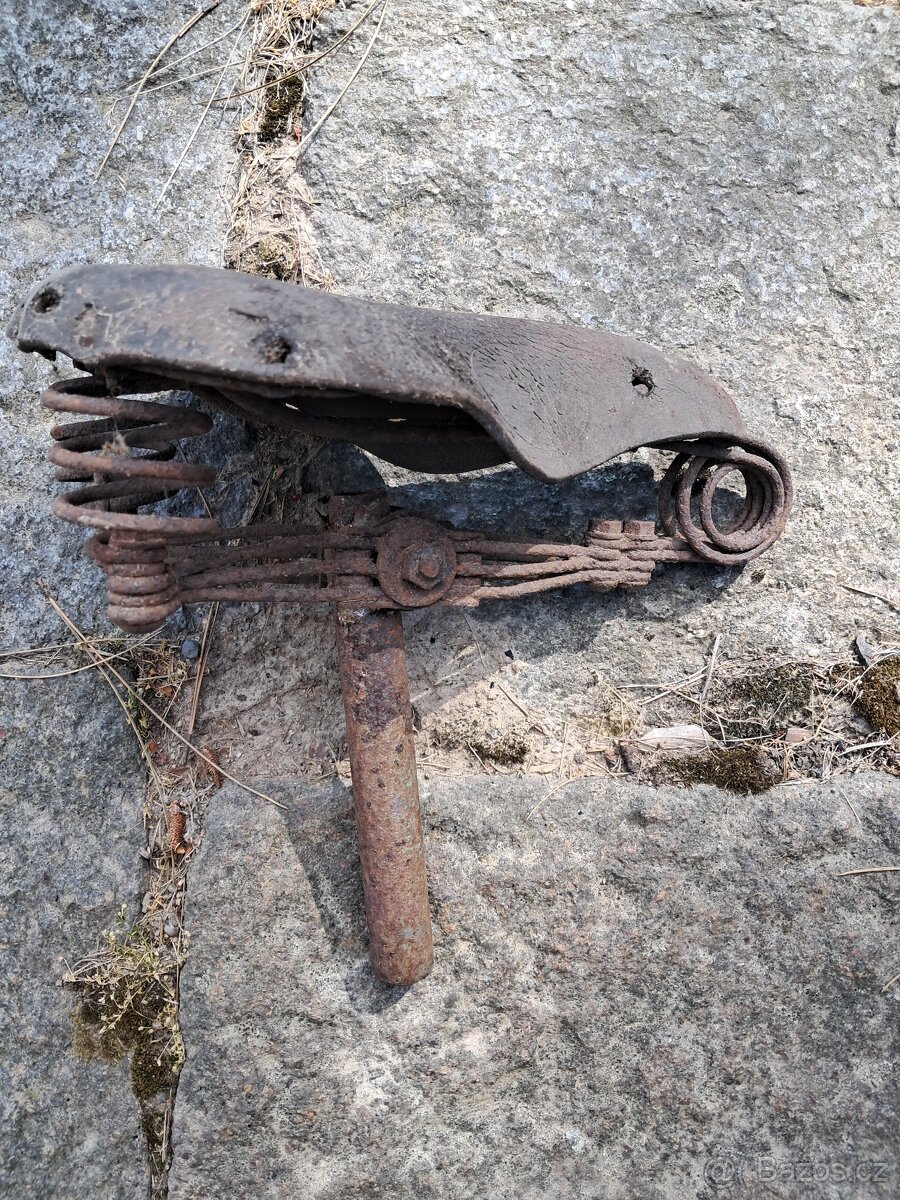 Truppenfahrrad sedlo na historické kolo