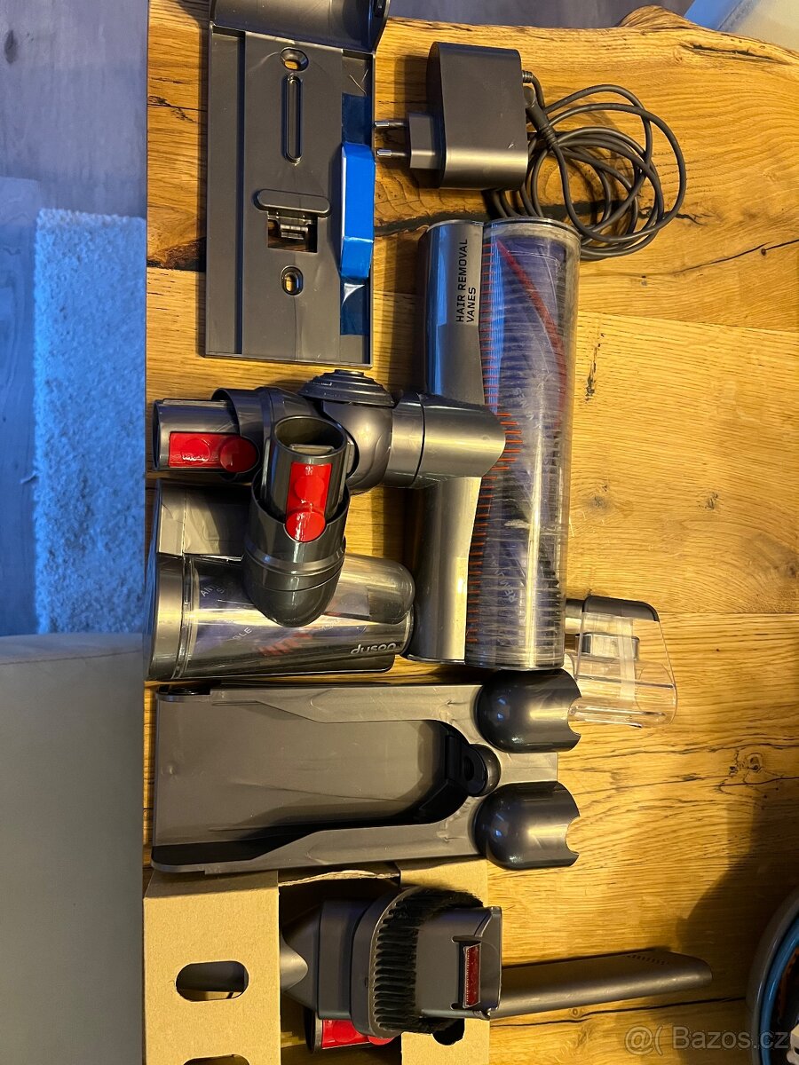 Dyson V12 slim příslušenství