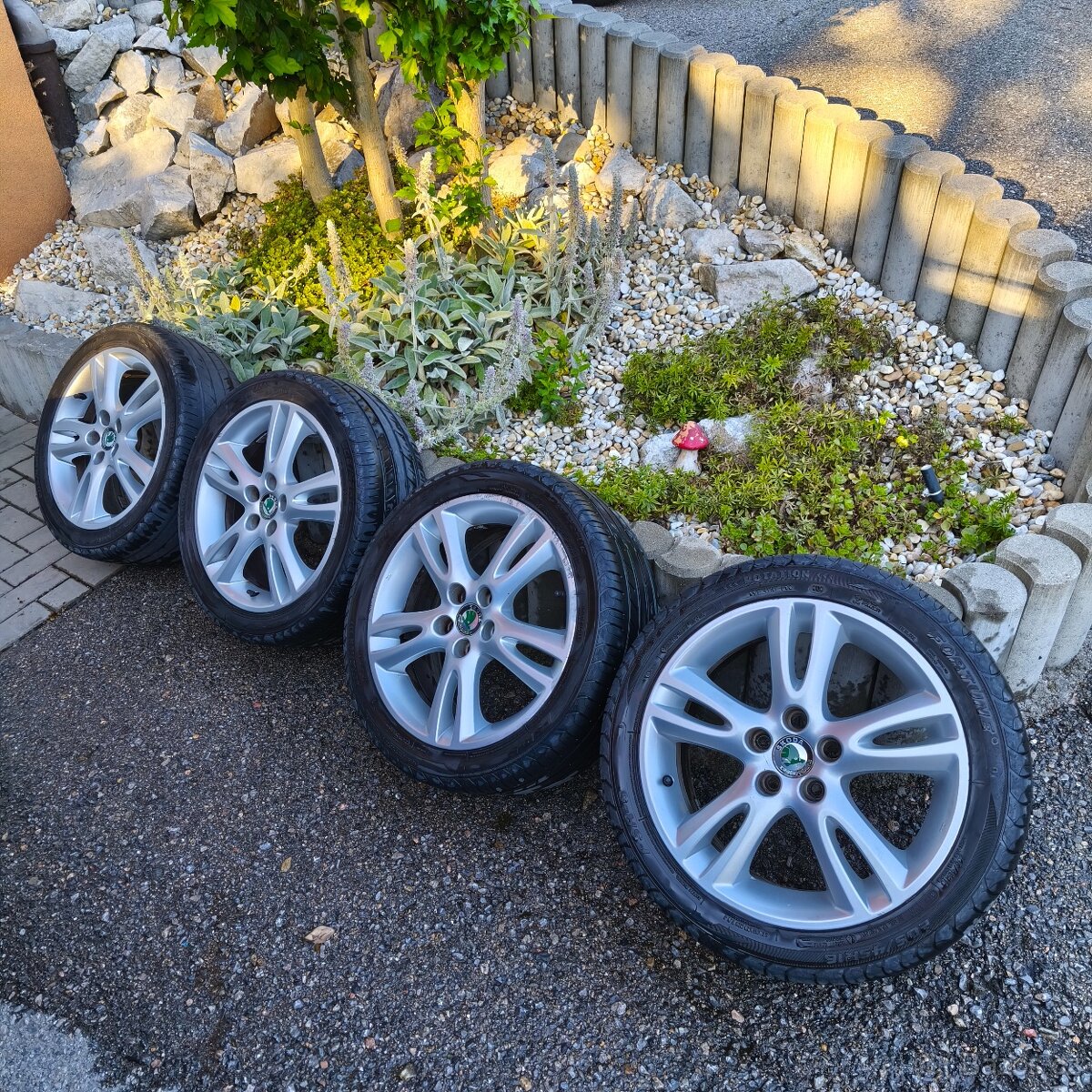 Originál alu kola Škoda R16 rozteč 5x100