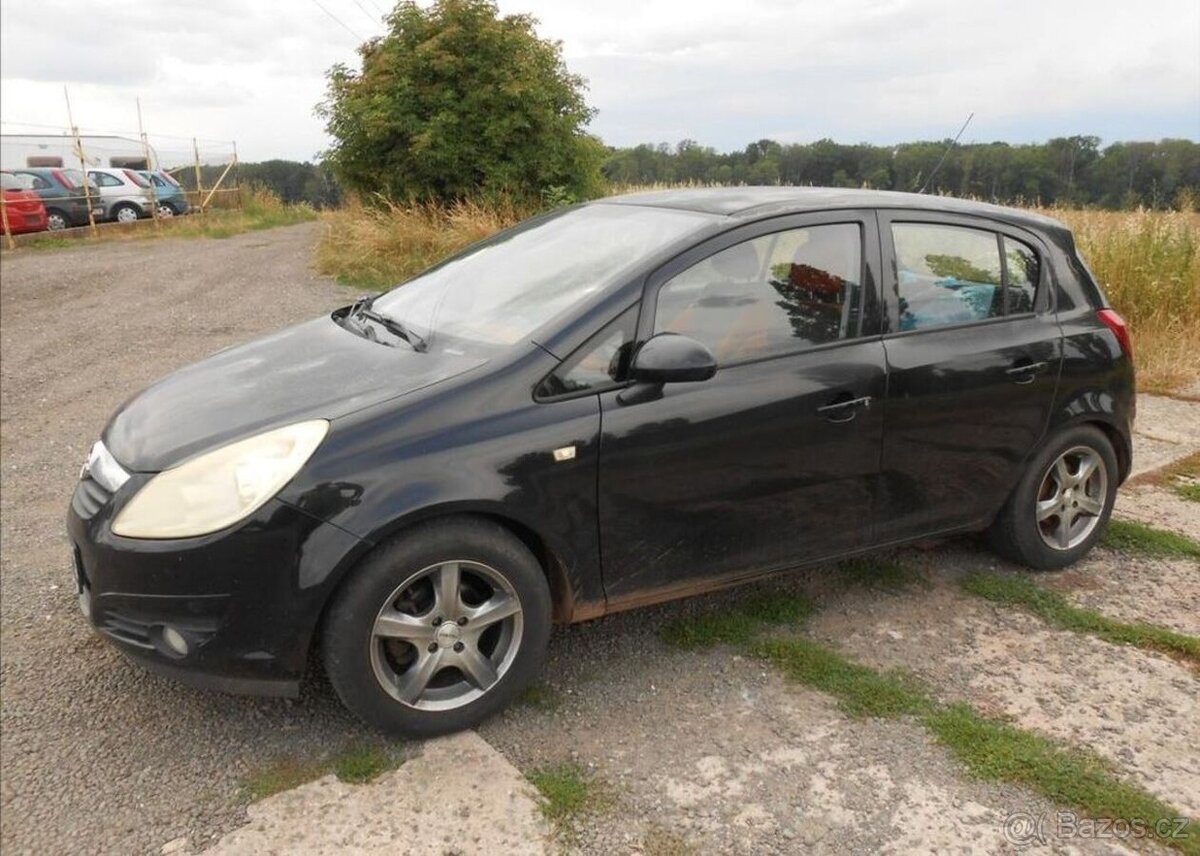 Opel Corsa 1,2 59 kW KLIMA CZ Serviska benzín