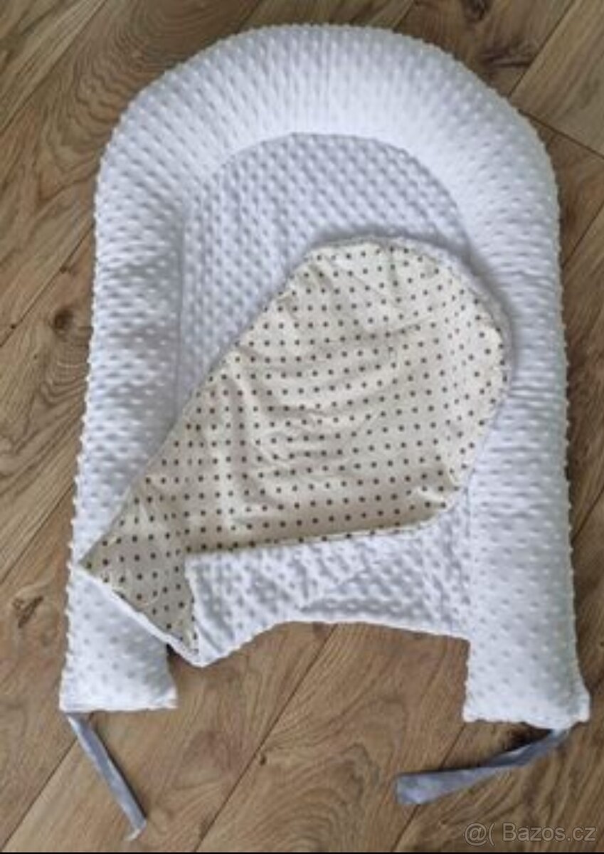 Hnízdo pro miminko - set (hnízdo a polštářkový mantinel)