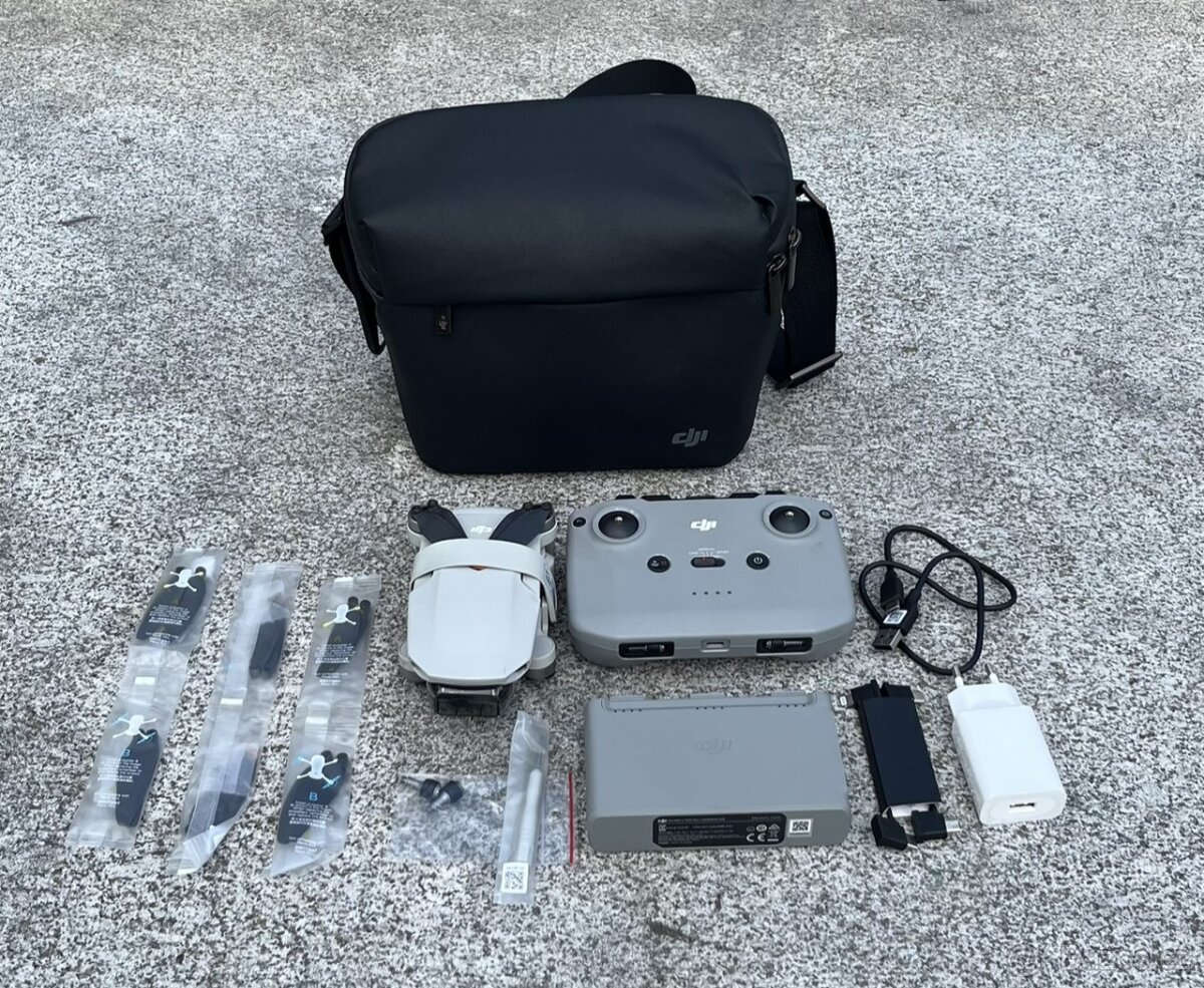 DJI Mini 2 Fly More Combo – nefunkční dron