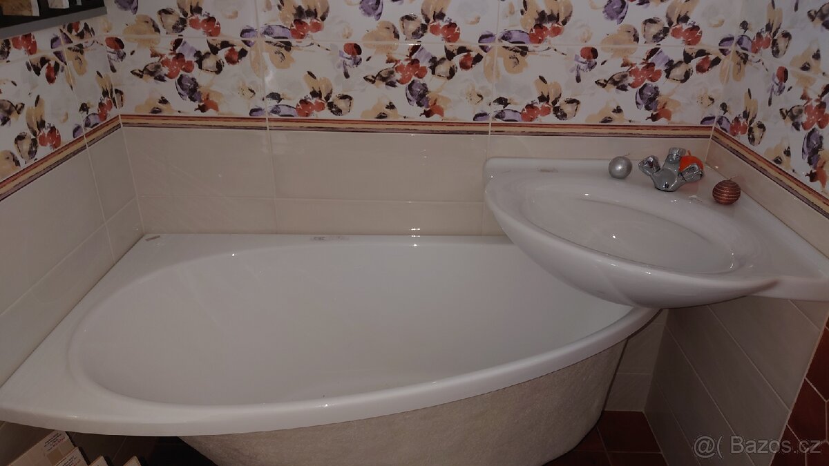 Prodám vanu s umyvadlem a baterii