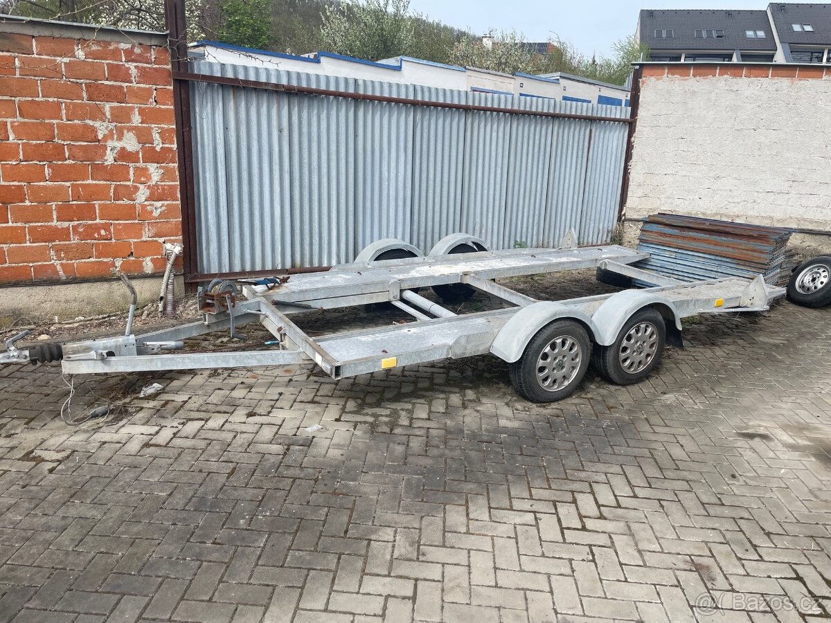 Prodám sklápěcí dvounápravový vlek na auta
