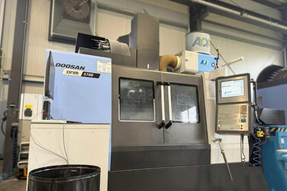 Obráběcí centra - vertikální DNM 5700