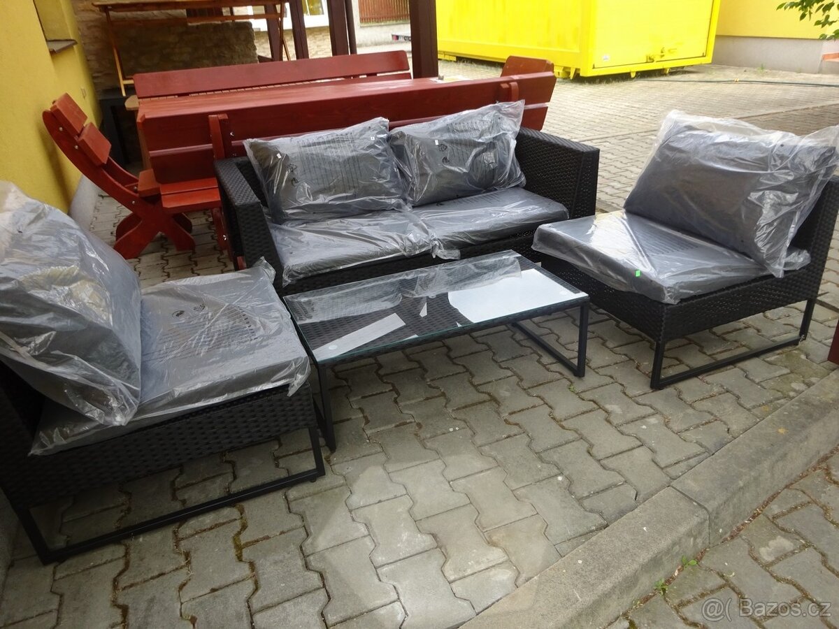 Zahradní set DIAMOND rozbaleno