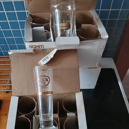 Sklenice 0,4l Kingswood  + BLACK HILL PIVNÍ cena za vše