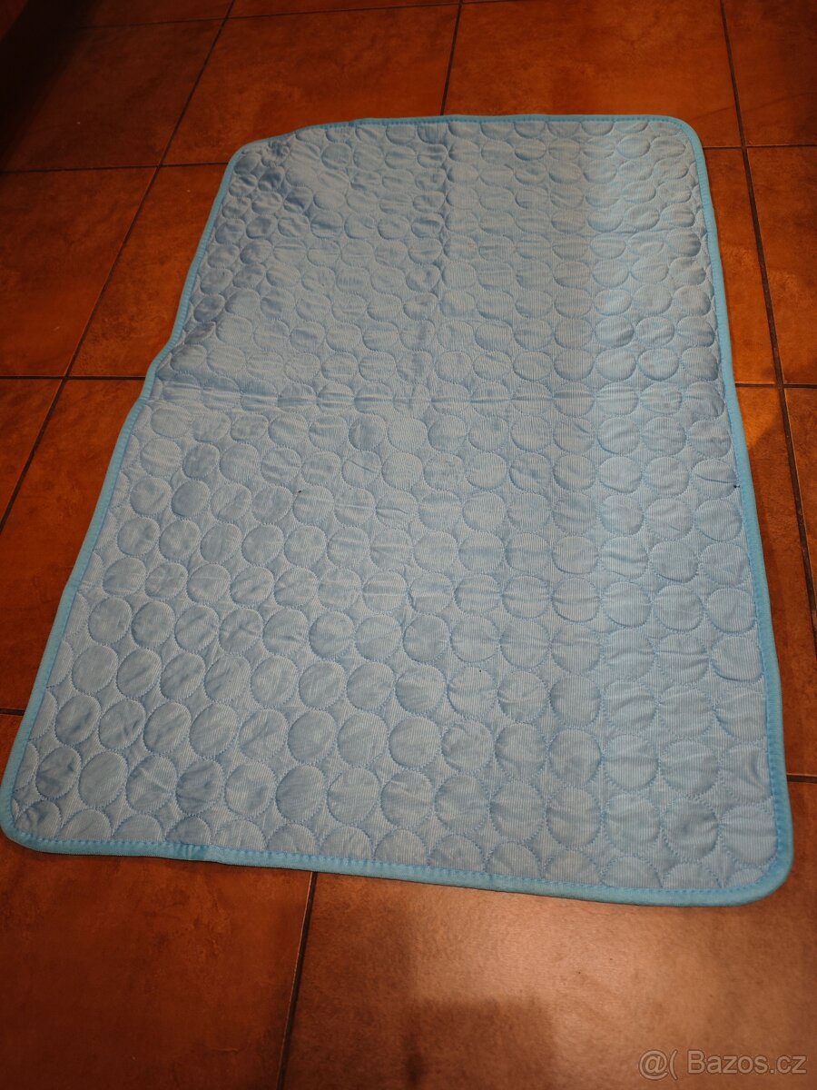 Chladící podložka pro psy 96x66cm