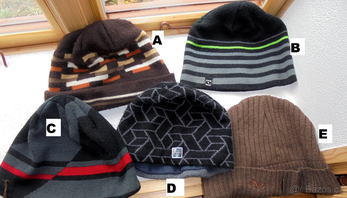 Čepice zimní - různé druhy