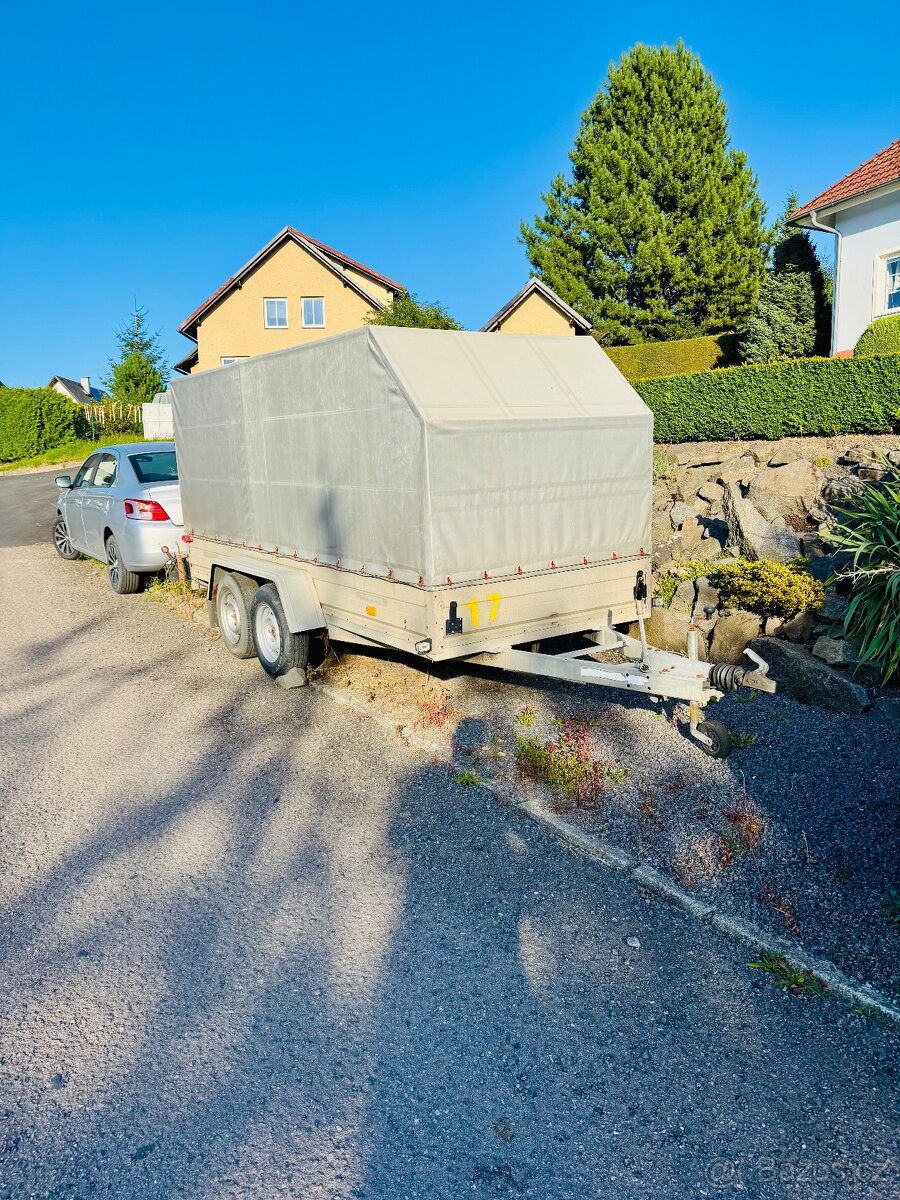 Přívěsný vozík brzděný