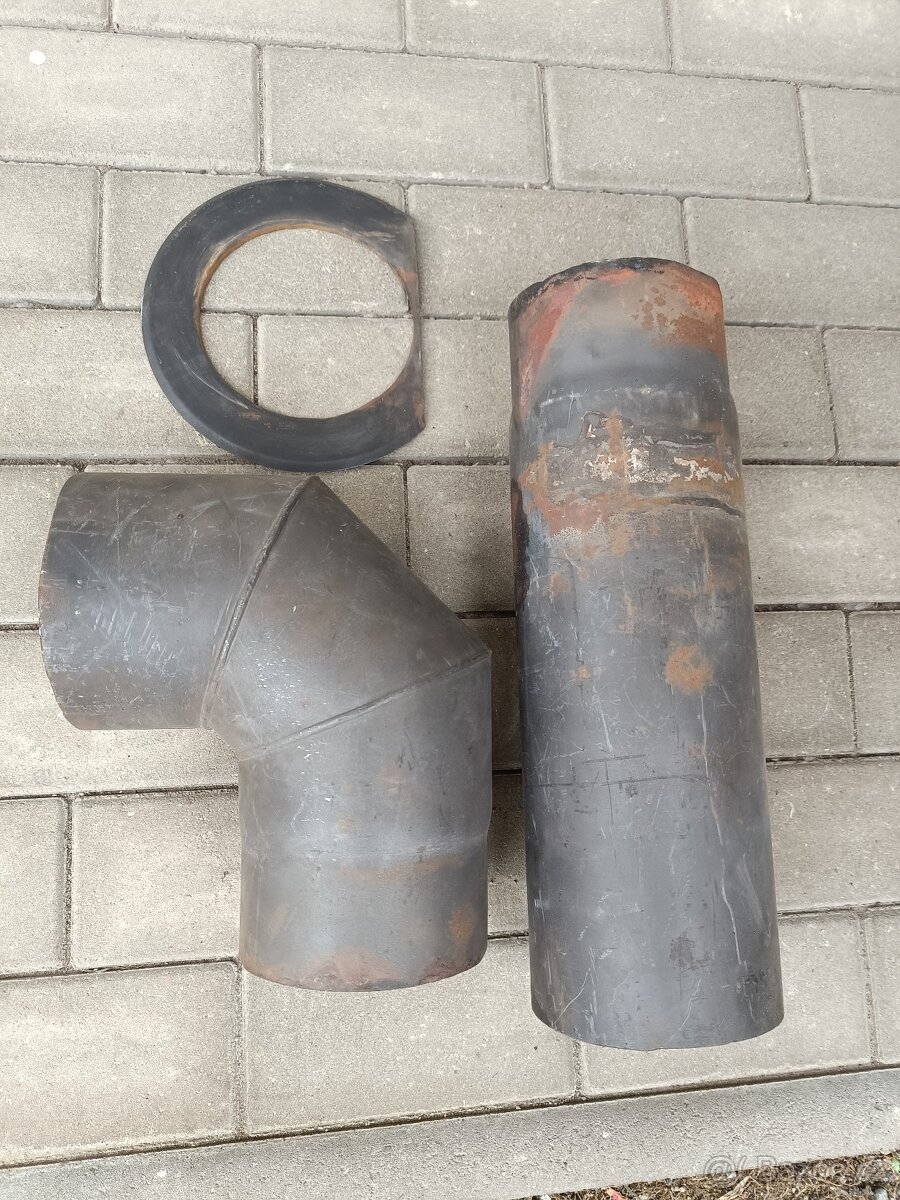 Kouřovod koleno trubka růžice 130